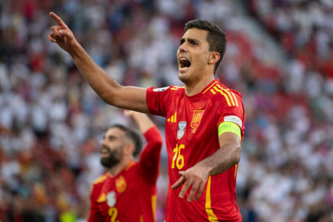 Капитан Испании выступил с заявлением о планах относительно Золотого мяча