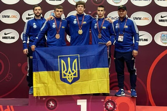 Украинские спортсмены взяли 10 медалей на чемпионате Европы U-20 по борьбе