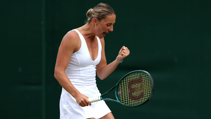 ФОТО. Костюк у купальнику набирається сил перед Олімпіадою