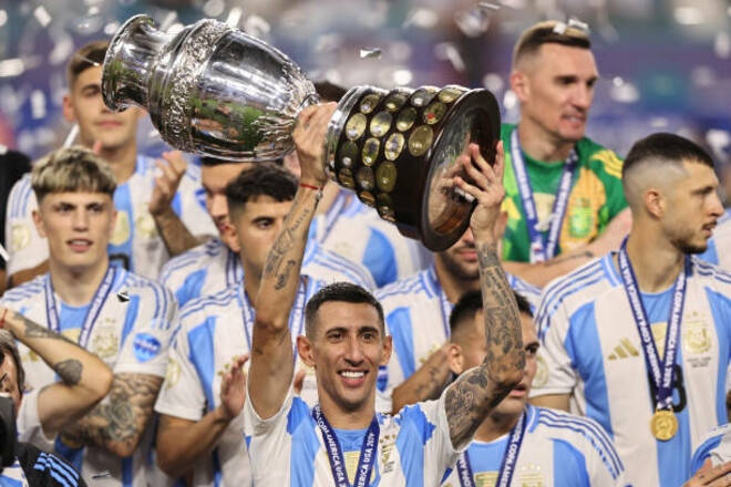 Аргентинец Ди Мария завершил карьеру в сборной. Сколько трофеев у легенды?