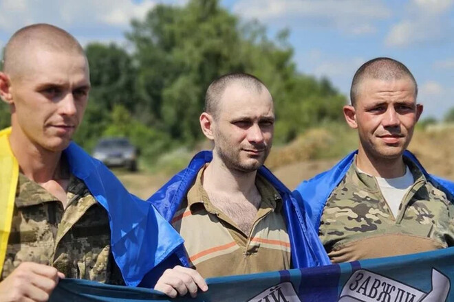 ФОТО. Украина вернула 95 защитников. Большинство были в плену с 2022 года