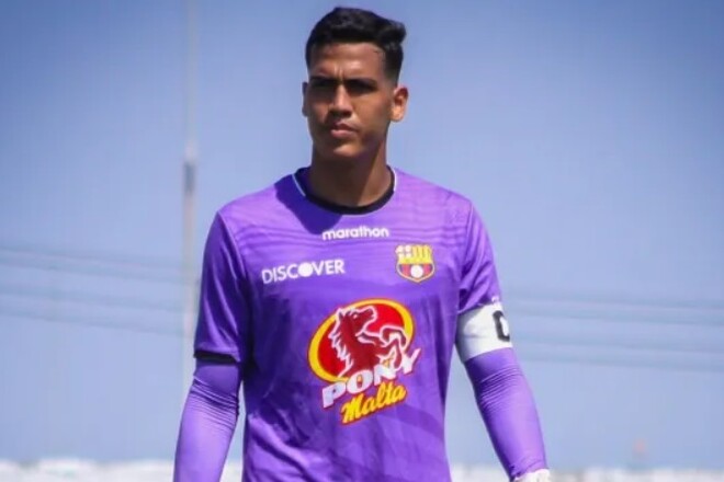 Вратарь молодежной сборной Эквадора погиб из-за падения в душе