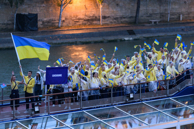 ФОТО. Українці взяли участь у параді на відкритті ОІ-2024 на річці Сена