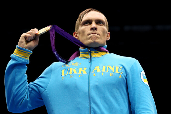 Усик пообещал лично выплатить украинским боксерам призовые за медали на ОИ