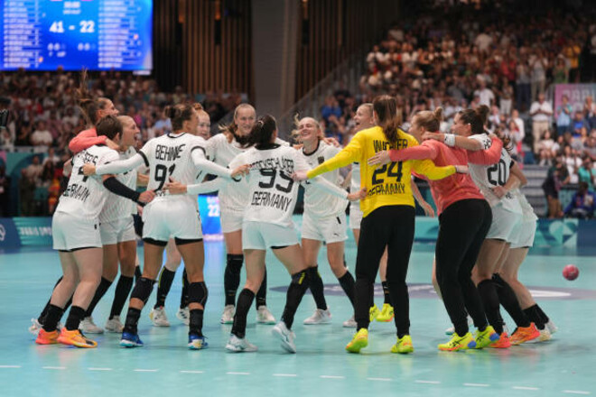 Німеччина розгромила Словенію у жіночому гандбольному турнірі ОІ-2024