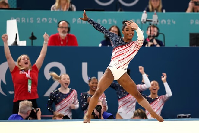Байлз стала 5-разовою чемпіонкою ОІ. США виграли золото у гімнастиці