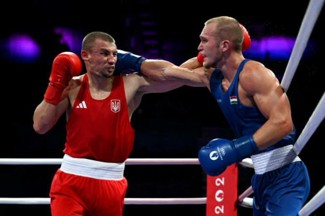 ВІДЕО. Довелося попітніти. Як Хижняк виграв перший бій на Олімпіаді 2024