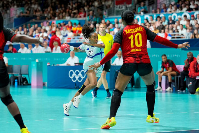 Франция крупно обыграла Анголу в женском гандбольном турнире ОИ-2024