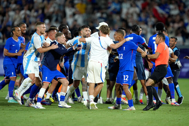 ВІДЕО. Після матчу Франції і Аргентини на Олімпіаді гравці влаштували бійку