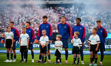 Победа после грозы. Барселона переиграла Реал в товарищеском Эль-Классико