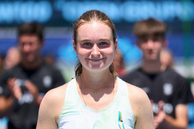 Снигур выиграла второй титул в сезоне, деклассировав теннисистку без флага