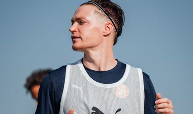 ФОТО. В стиле Мудрика. Цыганков тренируется с обновленной прической