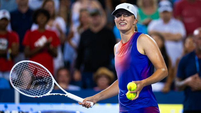 ФОТО. «Случайная девушка» Свёнтек встретила двух легенд тенниса