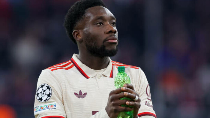 ФОТО. Полицейские застали звезду футбола пьяным. Не угадаете, кого