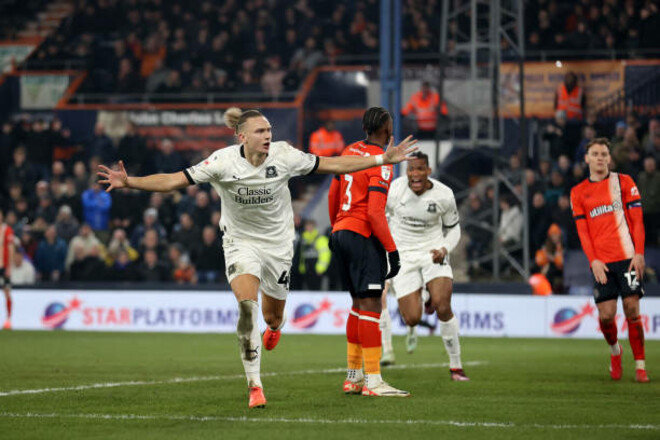 Забив важливий гол. Таловєров став найкращим гравцем матчу Лутон – Плімут