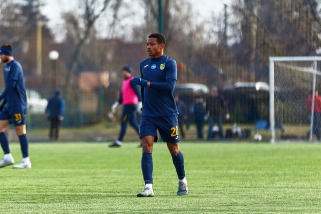 Металіст грає контрольний матч із Прикарпаттям. Стартові склади