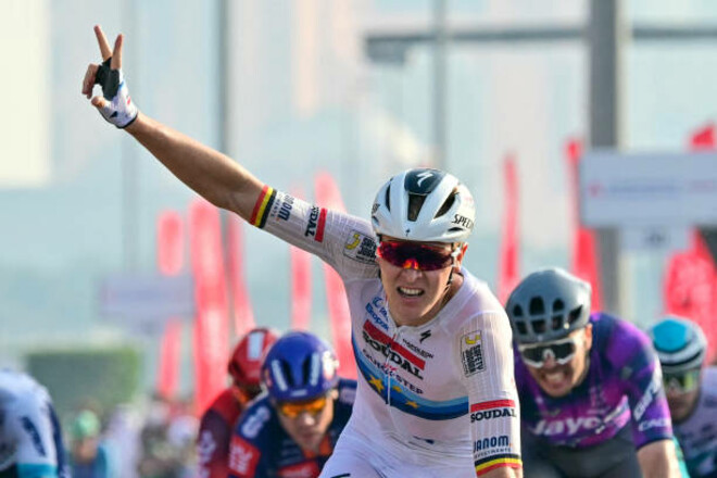 UAE Tour 2025. Мерлир выиграл второй этап подряд