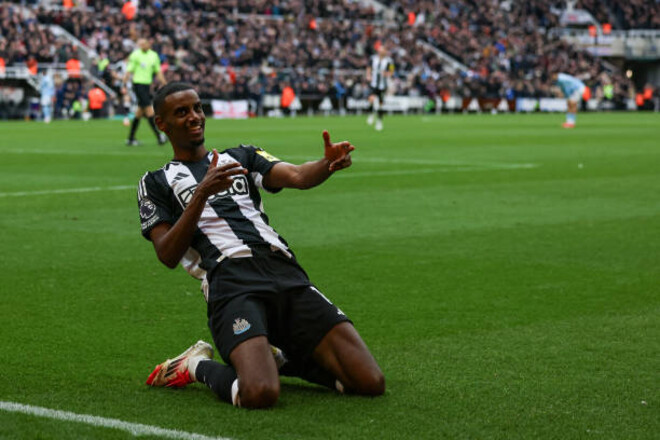 Исак забил 50-й гол в АПЛ и стал лучшим шведским голеадором в соревновании