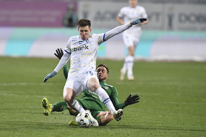 Як виглядає турнірна таблиця УПЛ після перемоги Динамо над Карпатами