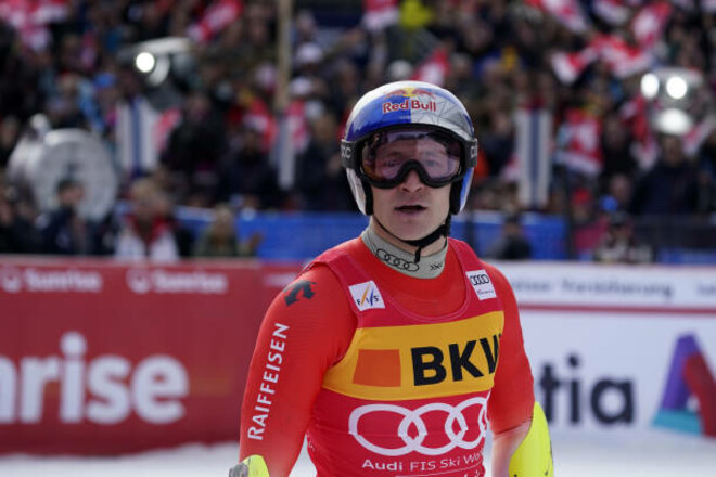 Горные лыжи. Обрадовал местную публику. Одерматт выиграл супергигант КМ