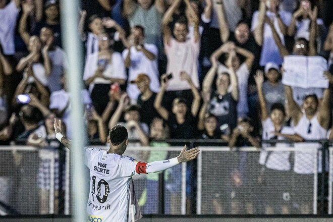 ВІДЕО. Все ще неймовірний. Як Неймар забив гол прямим ударом із кутового