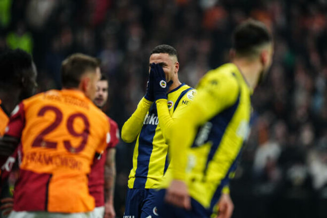 Межконтинентальное дерби без голов. Галатасарай и Фенербахче сыграли вничью