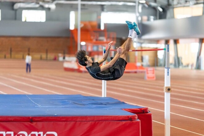 В Запорожье возобновил работу легкоатлетический манеж