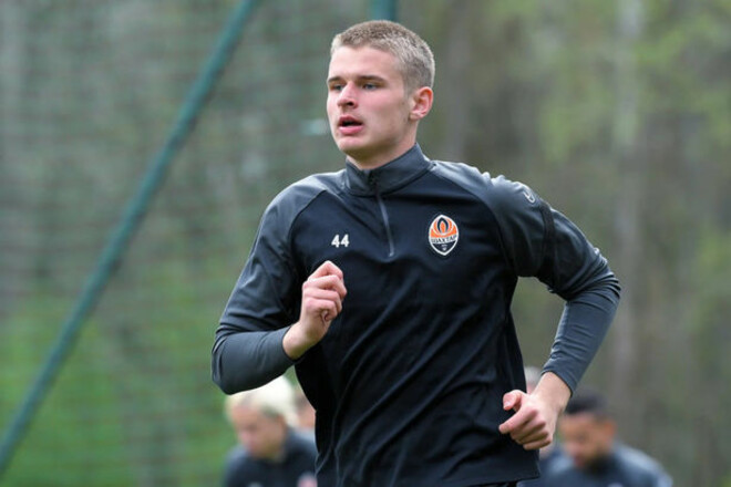 Фаал подпишет контракт. Рух просматривает игроков из Шахтера и Александрии