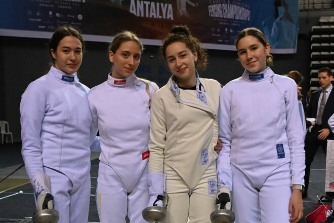 Украинские шпажистки стали чемпионками Европы по фехтованию среди кадетов