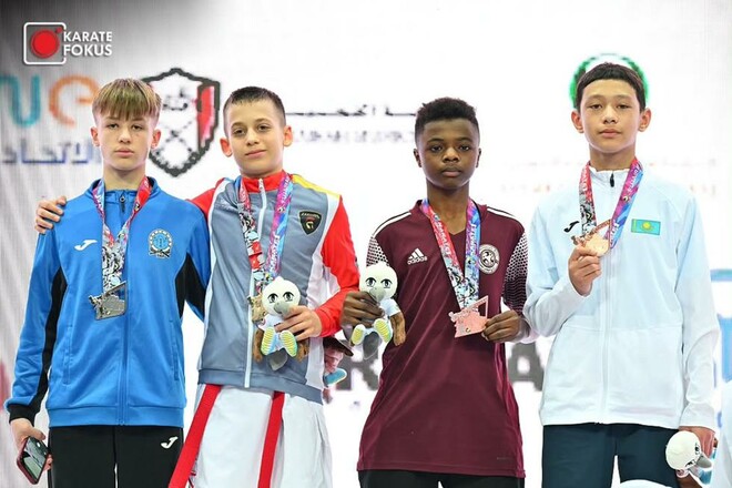 Юные украинские каратисты завоевали золото, серебро и две бронзы в ОАЭ