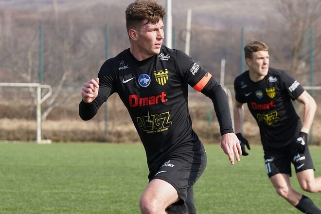 Металіст 1925 та Буковина проводять спаринг. Стартові склади