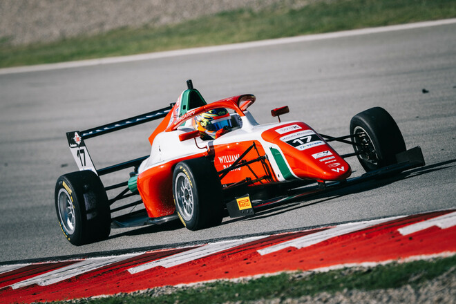 Олександр Бондарев у 2-й гонці 2025 Ф4 Middle East. Дивитися онлайн LIVE