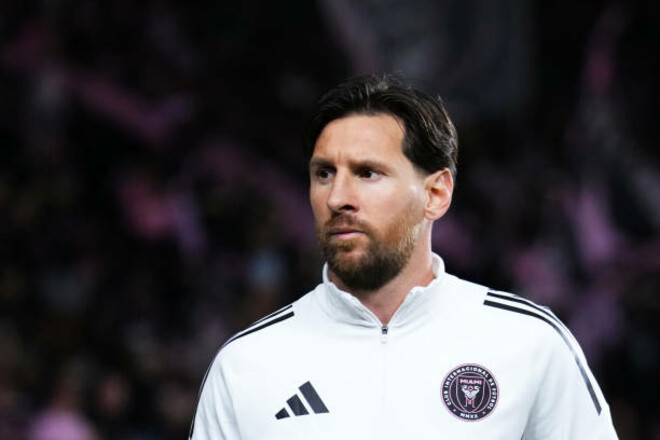 Мешает один человек. Известно, почему Месси не вернется в Барселону