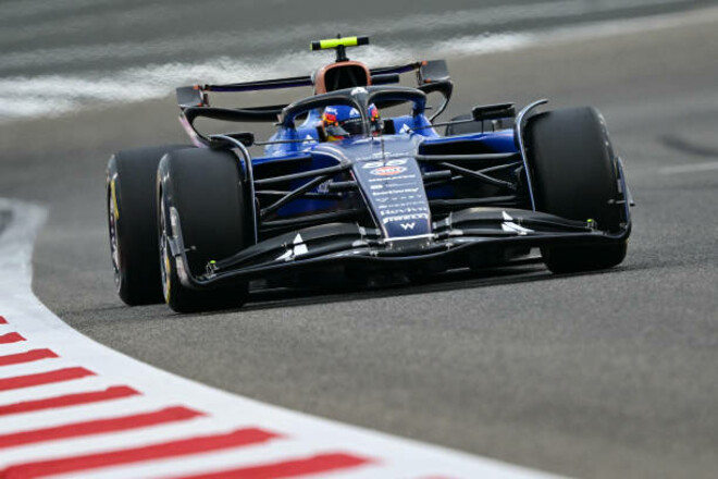 Тести Формули-1: робота Хемілтона, швидкість Сайнса, проблеми Ред Булла