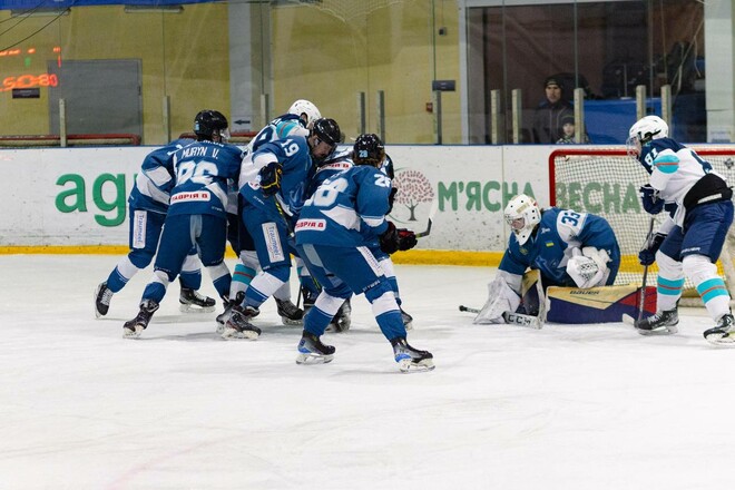Иванченко VS Дворник. Зрелищный бой на хоккейном льду