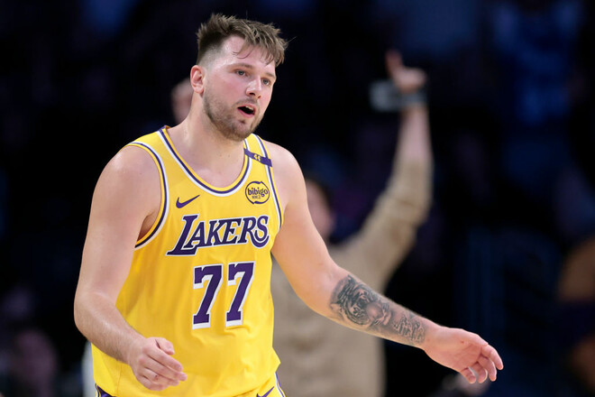 Дабл-даблы Джеймса и Дончича помогли Лейкерс победить Миннесоту