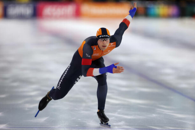 Новый инопланетянин? Де Бо выиграл  500 метров на шестом этапе Кубка мира