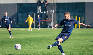 Металлист 1925 и Прикарпатье проводят спарринг. Стартовые составы