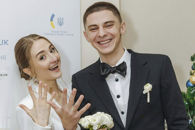 ФОТО. Як дружина Миколенка підтримує чоловіка. Милота