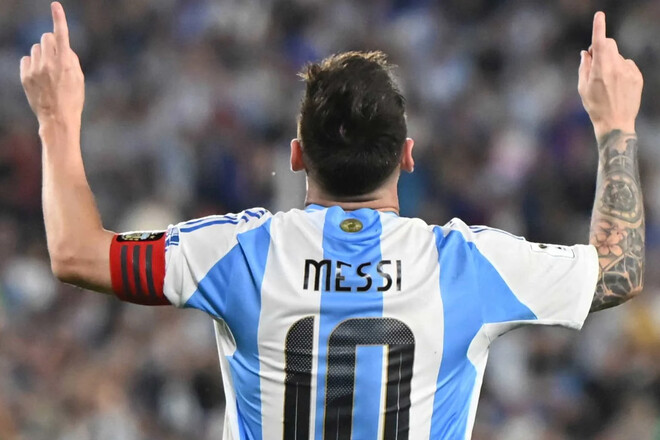 Барселона пожертвує трьома гравцями, щоб підписати Мессі