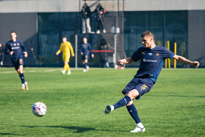 Металлист 1925 и Прикарпатье проводят спарринг. Стартовые составы