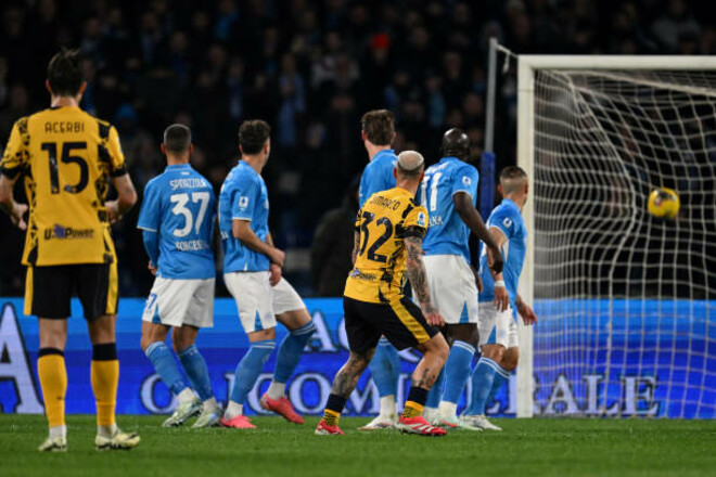 ВИДЕО. Шедевральный гол со штрафного от Димарко в матче Наполи – Интер