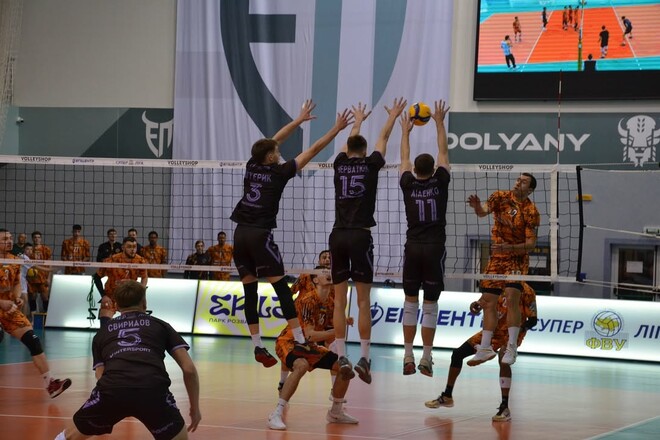 Плей-офф волейбольной Суперлиги. Первые матчи выиграли фавориты