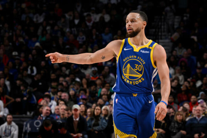 Дабл-дабл Каррі не допоміг Голден Стейт уникнути поразки від Філадельфії