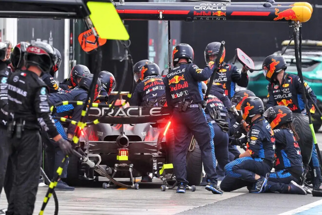 Новые правила Ф1: изменения в процедуре старта и возвращение к пит-лейну