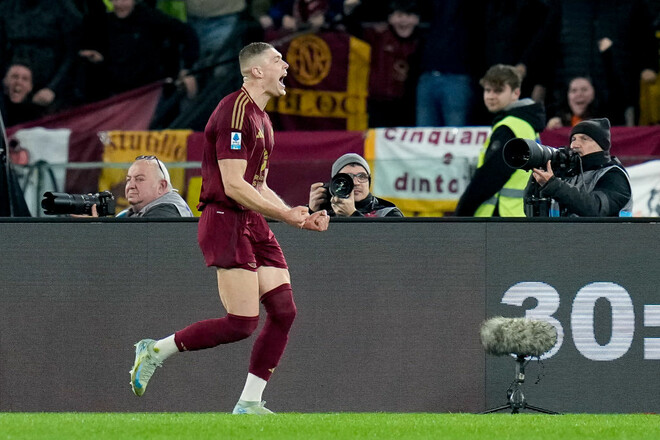 «Монстр». Гравець Роми красномовно оцінив виступ Довбика в матчі з Комо