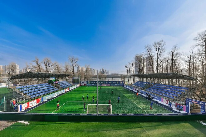 В Місті Спорту будують нове поле для футболу