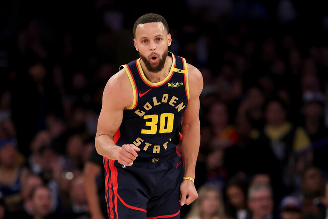 ВИДЕО. Карри несмотря на травму помог Голден Стэйт обыграть Нью-Йорк