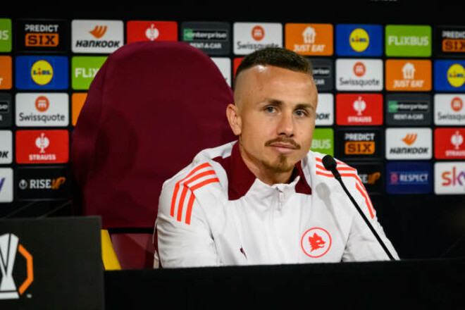 «Не нужно менять». Защитник Ромы сравнил Довбика и Шомуродова