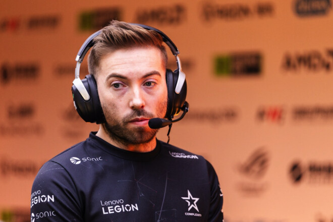 Complexity уволил главного тренера после слабого старта сезона